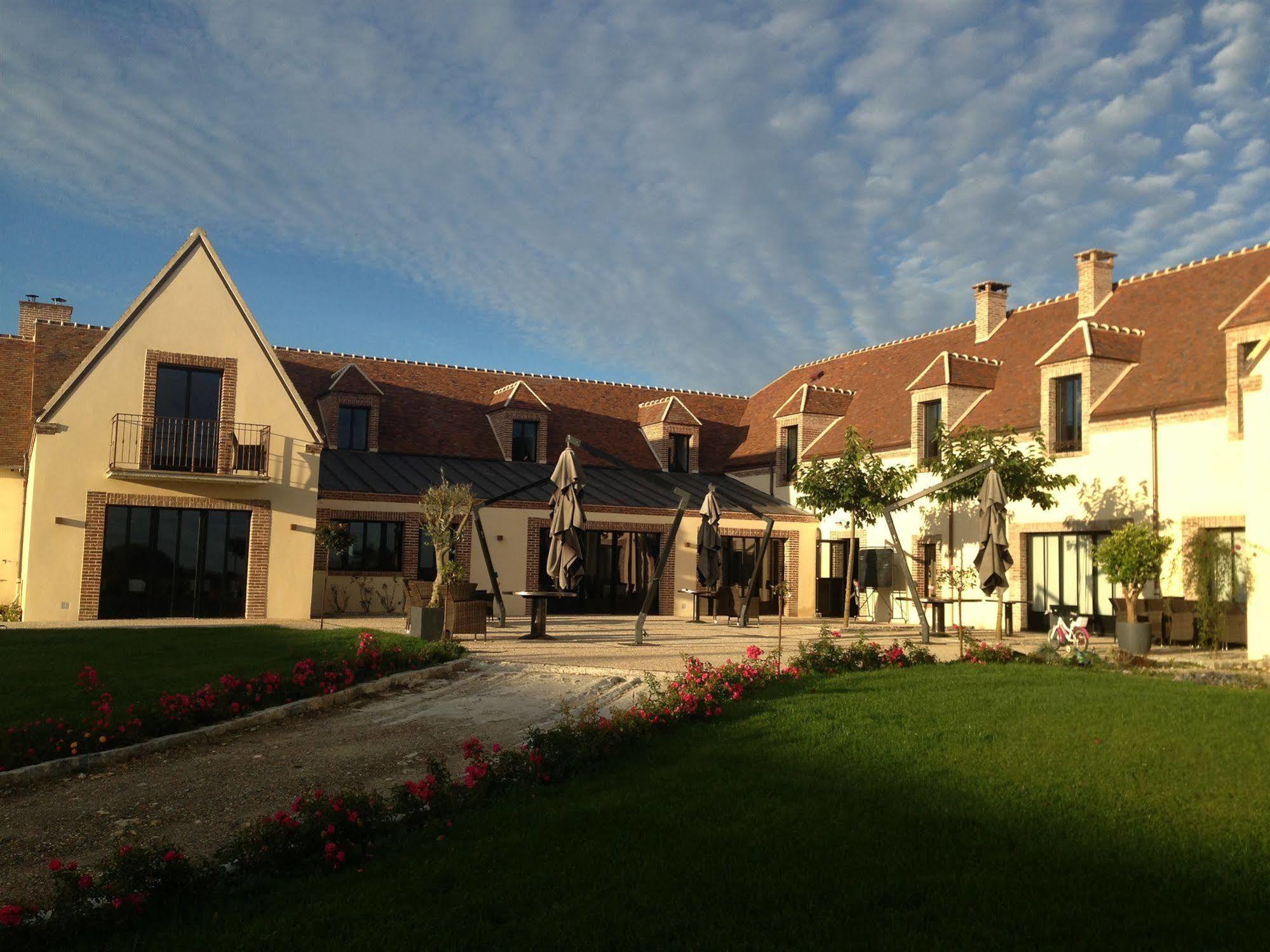 Auberge Du Moulin A Vent, The Originals Relais Hotel Manou Buitenkant foto