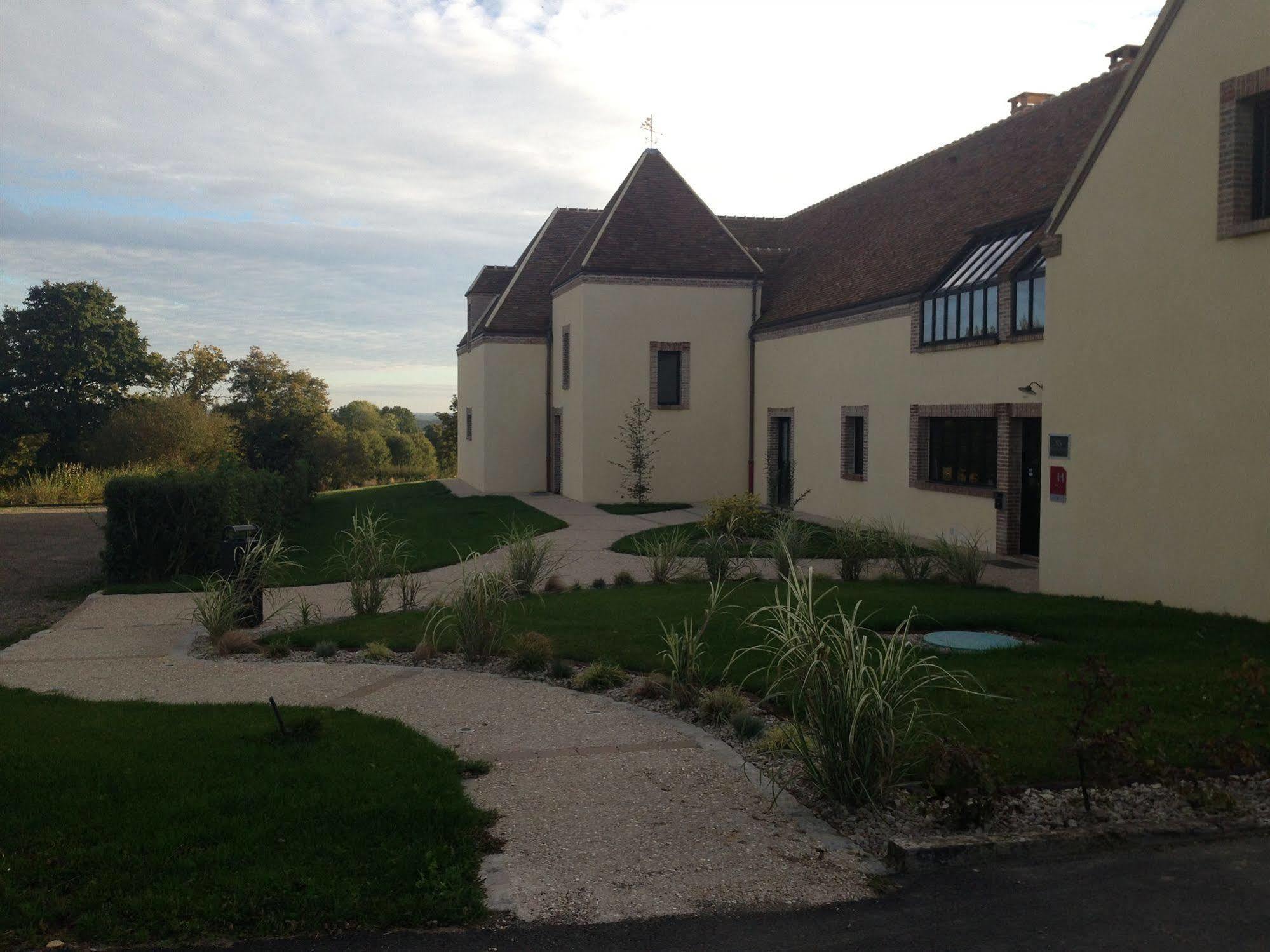 Auberge Du Moulin A Vent, The Originals Relais Hotel Manou Buitenkant foto